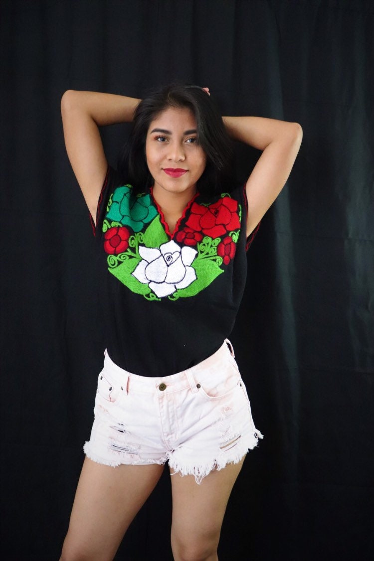 Women's Mexican Blouse - Embroidered Blouse - Medium Mexican Blouse - Blusa Artesanal - Cinco de Mayo - Independencia de Mexico - Fiesta
