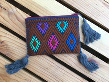 Load image into Gallery viewer, Handmade Embroidered Mexican Coin Purse - San Andres Larrainzar