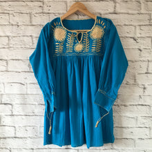 Load image into Gallery viewer, Womens Mexican Blouse - Embroidered Blouse - 3/4 Sleeve Blouse - Bohemian Blouse - Mexican Tunic Blouse - Medium Mexican Blouse - Fiesta
