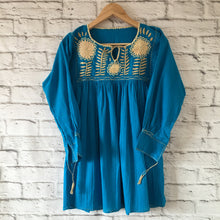 Load image into Gallery viewer, Womens Mexican Blouse - Embroidered Blouse - 3/4 Sleeve Blouse - Bohemian Blouse - Mexican Tunic Blouse - Medium Mexican Blouse - Fiesta
