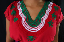 Load image into Gallery viewer, Women's Mexican Blouse - Embroidered Blouse - Medium Mexican Blouse - Blusa Mexicana - Blusa Artesanal - Mexican Fiesta - Cinco de Mayo
