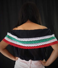 Load image into Gallery viewer, Handmade Off the Shoulder Mexican Peasant Blouse - Chiapas, Mexico - Cinco de Mayo - Mexican Fiesta - Women's Size Medium - Blusa Artesanal