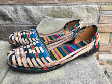 Load image into Gallery viewer, Handmade Women's Mexican Huaraches - Mexican Sandals - Huaraches Sandals Womens - Sizes: 4 - 8 - Handmade in Chiapas - Huaraches Mexicanos