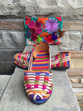 Load image into Gallery viewer, Handmade Women's Mexican Huaraches - Mexican Sandals - Huaraches Sandals Womens - Sizes: 4 - 8 - Handmade in Chiapas - Huaraches Mexicanos