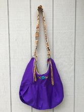 Load image into Gallery viewer, Handmade Floral Embroidered Mexican Satchel Morral Bag - Bolsa Bordada Mexicana