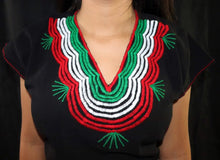 Load image into Gallery viewer, Women's Mexican Blouse - Embroidered Blouse - Medium Mexican Blouse - Blusa Mexicana - Blusa Artesanal - Mexican Fiesta - Cinco de Mayo