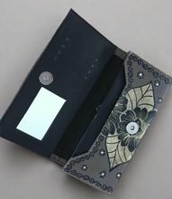 Load image into Gallery viewer, Hand Painted Vegan Mexican Wallet - Artesanias Mexicanas - Cartera Pintada a Mano en Guanajuato Mexico - Mexican Wallet for Women
