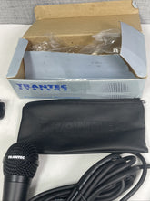 Load image into Gallery viewer, Vintage Trantec Profesional Microphone # CD-200 with Cable &amp; Mount Very Good C
