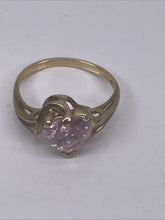 Load image into Gallery viewer, Vintage Women’s 14K Yellow Gold 2.6 gr. Heart Shaped Amethyst Ring, Size 6
