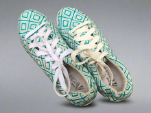 Load image into Gallery viewer, Mexican Artisan Canvas Sneaker Shoses - Zapatos Artesanos - Size Womens 9
