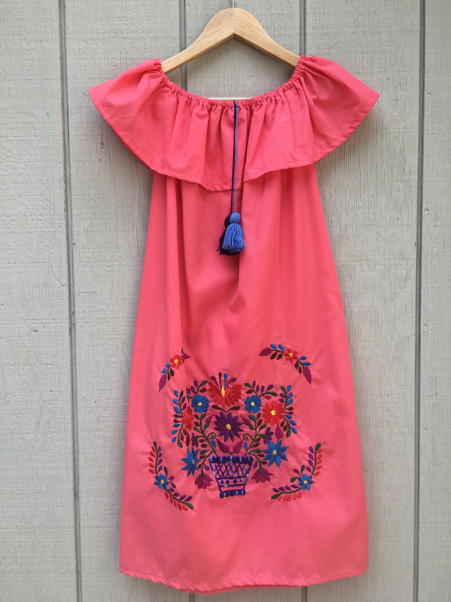 Women's Handmade Off the Shoulder Embroidered Mexican Dress - Vestido DiscoverMas Women's Handmade Off the Shoulder Embroidered Mexican Dress - Vestido DiscoverMas