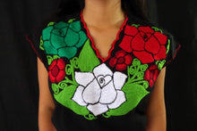 Load image into Gallery viewer, Women&#39;s Mexican Blouse - Embroidered Blouse - Medium Mexican Blouse - Blusa Artesanal - Cinco de Mayo - Independencia de Mexico - Fiesta
