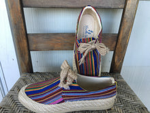 Load image into Gallery viewer, Mexican Artisan Canvas Shoses - Burlap Sneakers - Zapatos Artesanos
