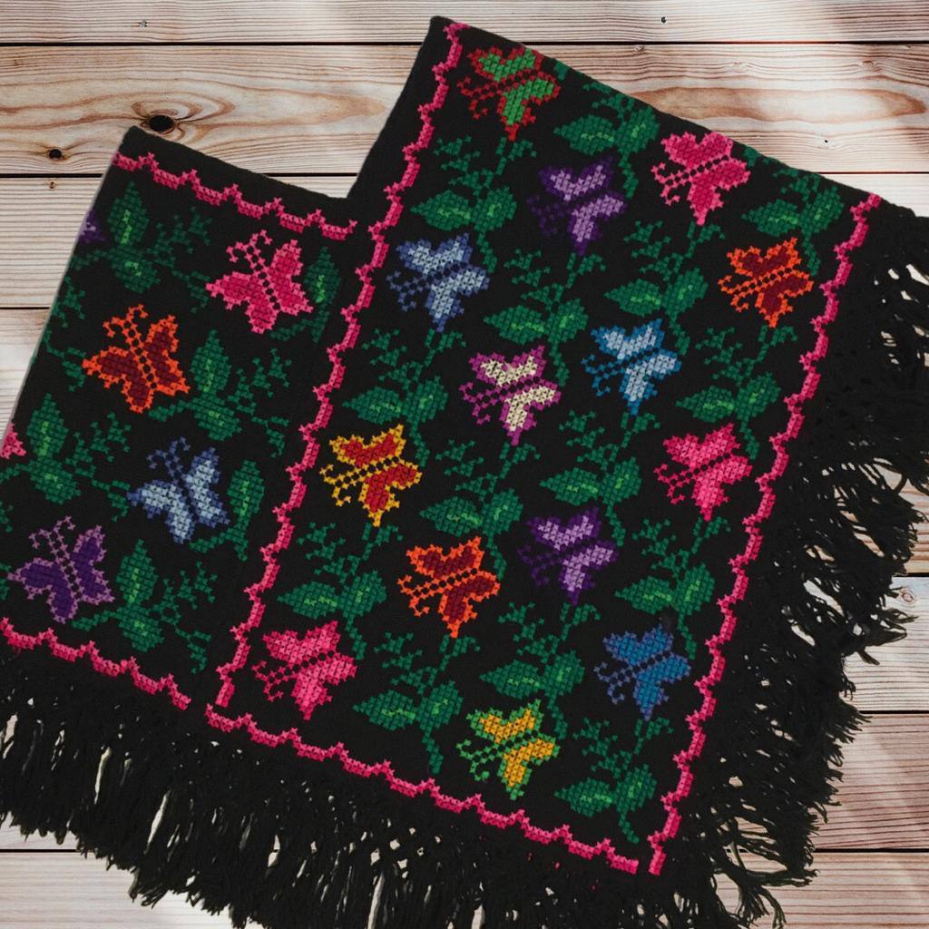 Hand Embroidered Mexican Poncho - Mañanita - Punto de Cruz - Poncho Mexicano