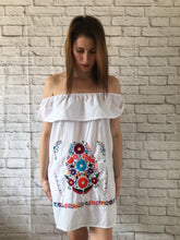 Load image into Gallery viewer, Handmade Women&#39;s White Off the Shoulder Embroidered Mexican Dress - Size Medium - Mexican Wedding - Mexican Fiesta Dress - Vestido Bordado
