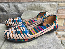 Load image into Gallery viewer, Handmade Women&#39;s Mexican Huaraches - Mexican Sandals - Huaraches Sandals Womens - Sizes: 4 - 8 - Handmade in Chiapas - Huaraches Mexicanos
