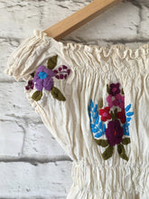 Load image into Gallery viewer, Handmade Women&#39;s Baby Doll Mexican Blouse - Size Small - Hand Embroidered &amp; 100% Cotton Mexican Blouse - Blusa Artesanal Mexicana
